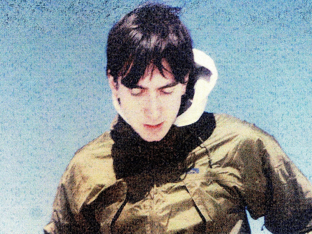 Dari Bay announces new album, Surprise Wish